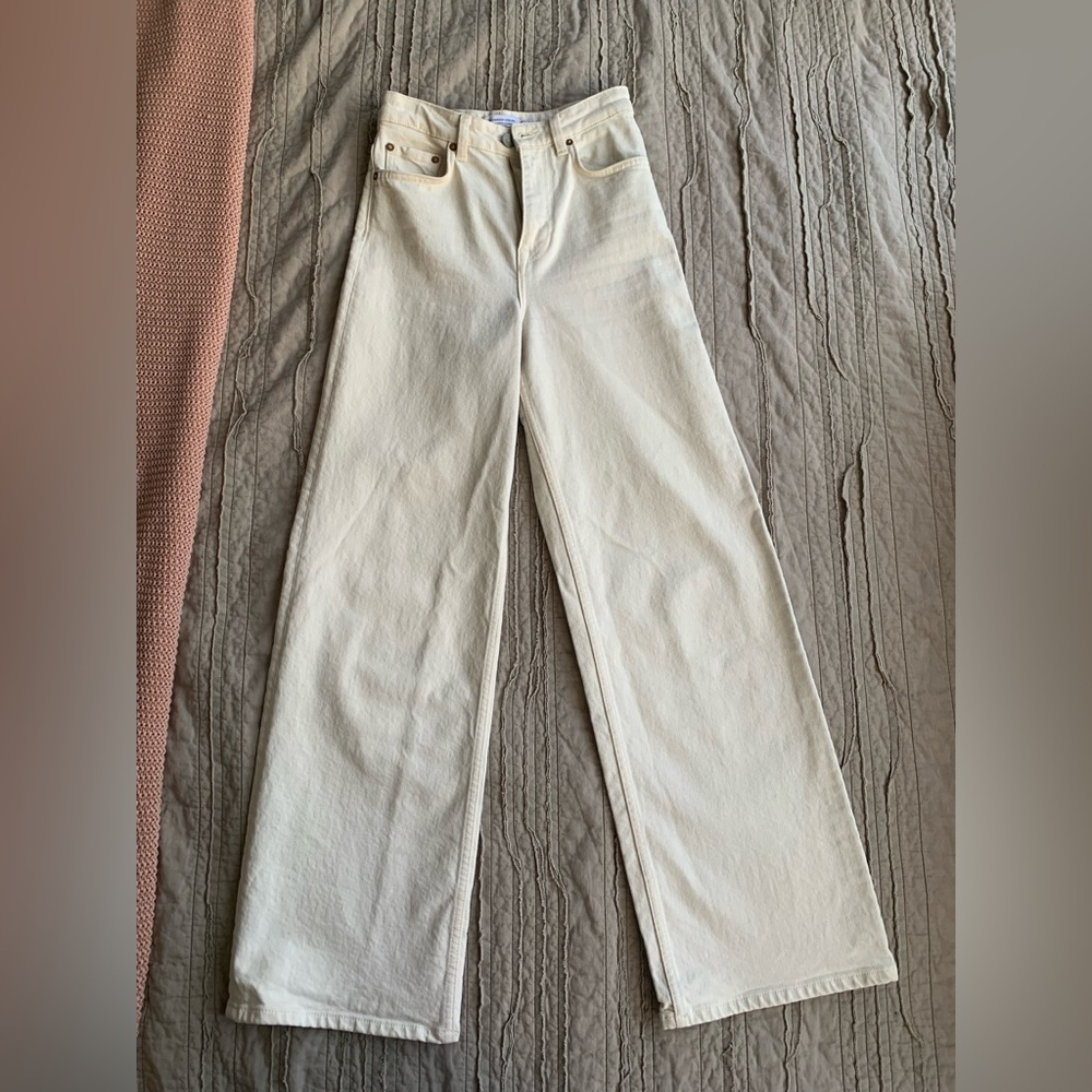 & Other Stories Treasure Cut Cream Jeans